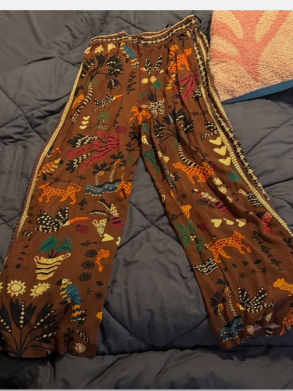 🌴FARM Rio Multicolor Animal Print Pants - Picture 2 of 6
